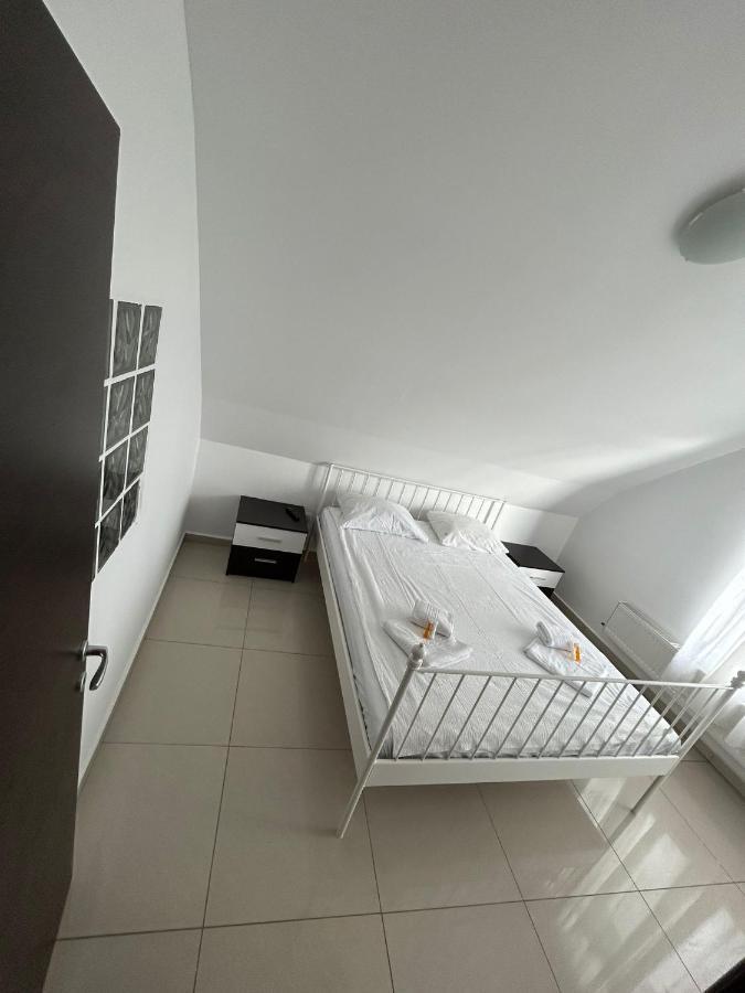 Chez Ana Apartment Otopeni Ngoại thất bức ảnh