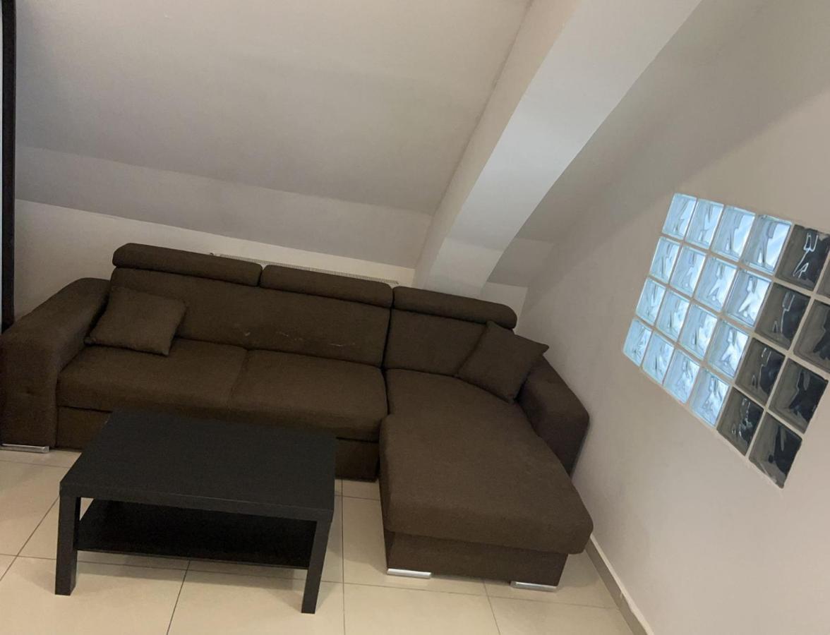 Chez Ana Apartment Otopeni Ngoại thất bức ảnh